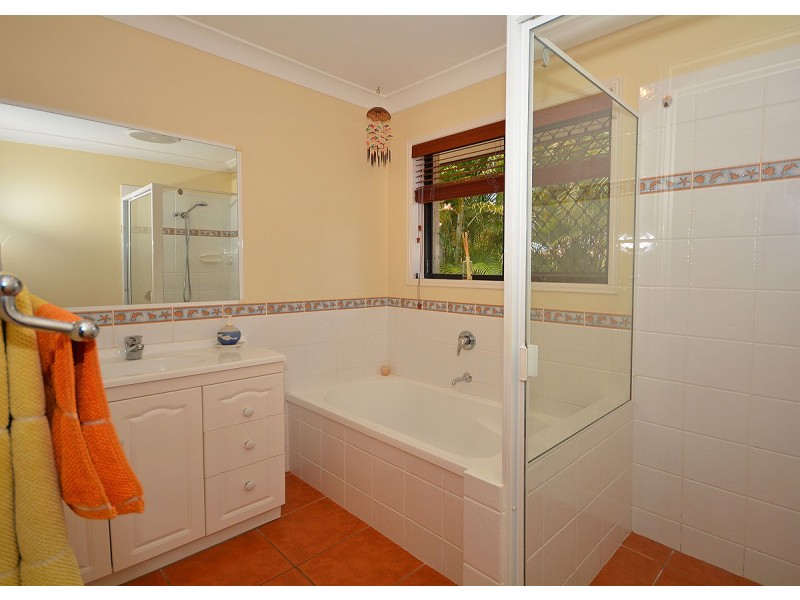 7 Florida Court, Torquay QLD 4655