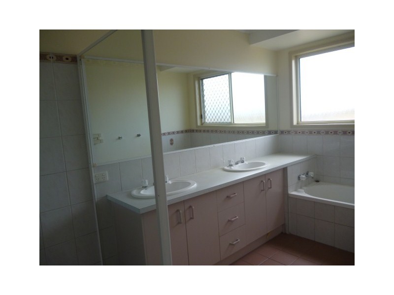 19 Thornbill Drive, Eli Waters QLD 4655