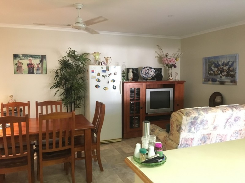 15 Thornbill Dr, Eli Waters QLD 4655