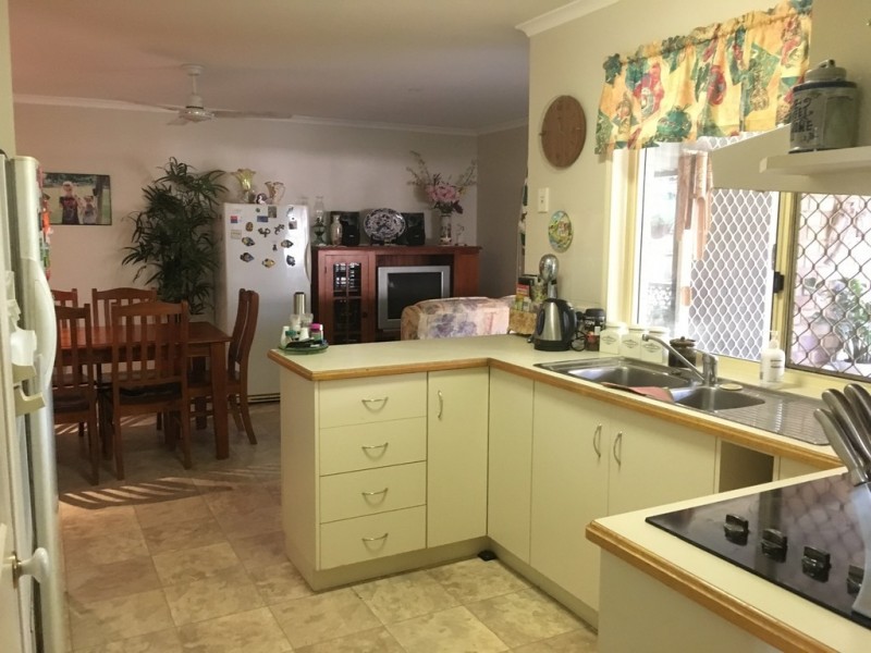 15 Thornbill Dr, Eli Waters QLD 4655