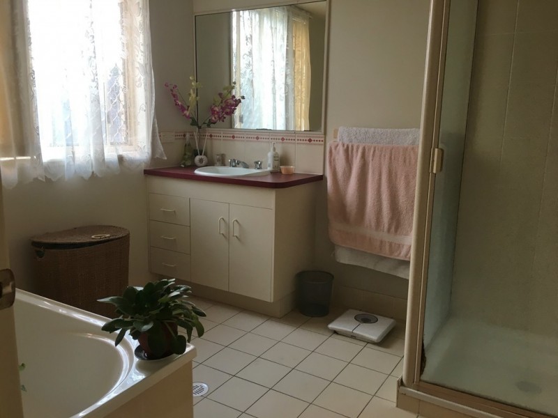 15 Thornbill Dr, Eli Waters QLD 4655