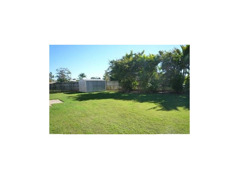 15 Thornbill Dr, Eli Waters QLD 4655