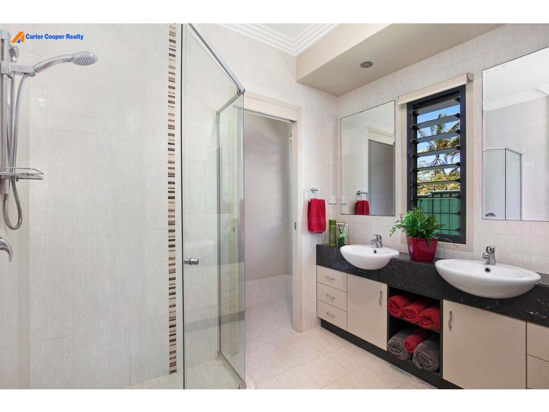 28 Park Street, Urangan QLD 4655