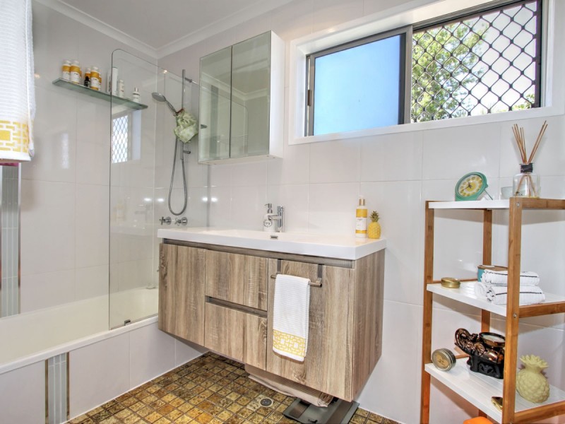 22 Eurong Avenue, Pialba QLD 4655