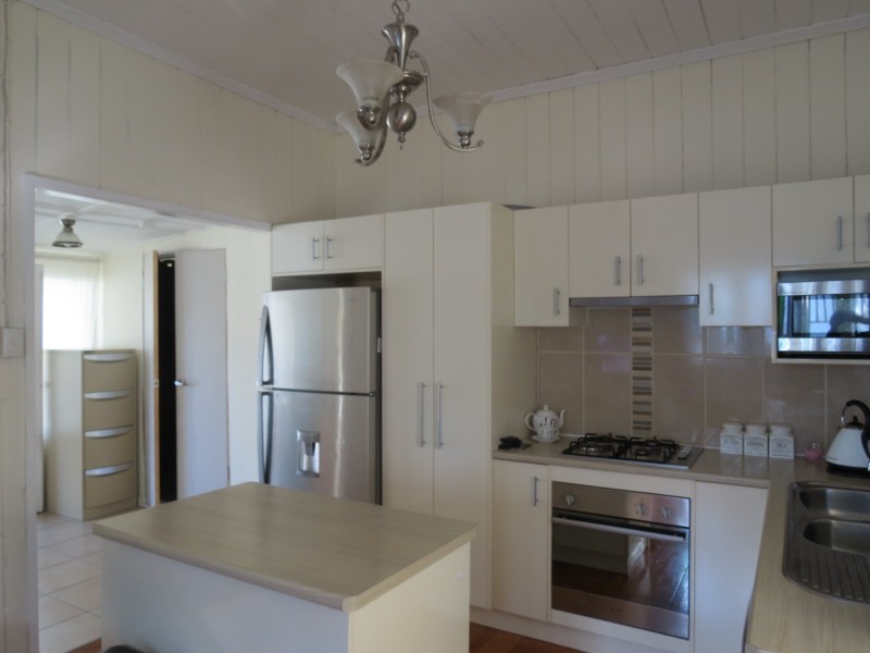 325 Torquay Terrace, Torquay QLD 4655