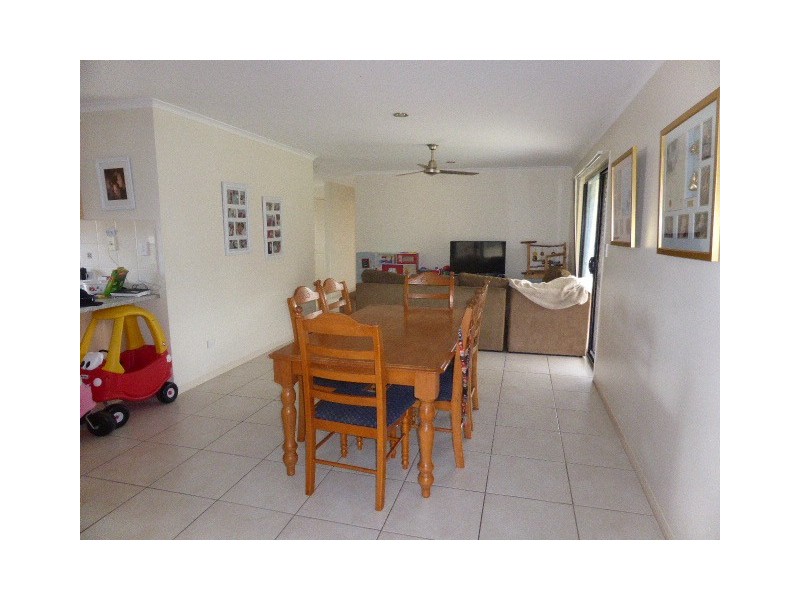 3 Pharlap Court, Point Vernon QLD 4655