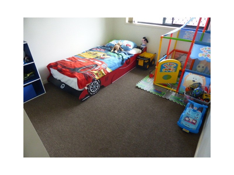 3 Pharlap Court, Point Vernon QLD 4655