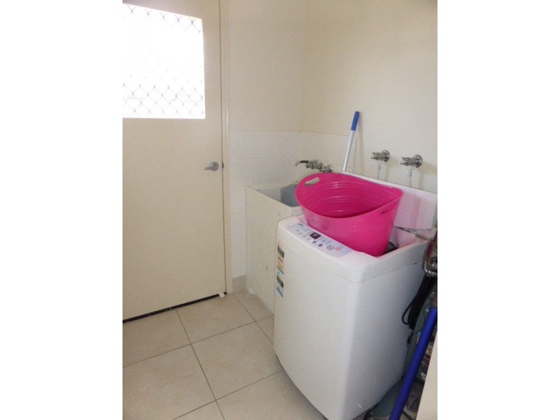 3 Pharlap Court, Point Vernon QLD 4655