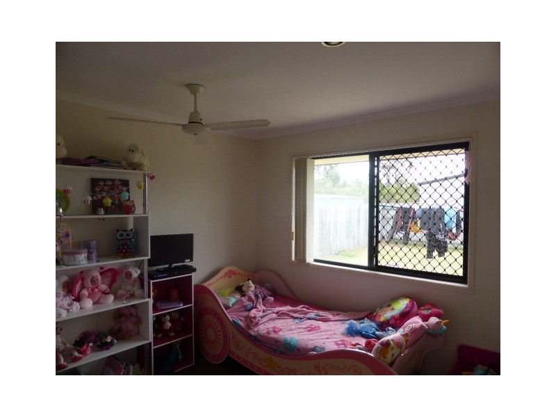 3 Pharlap Court, Point Vernon QLD 4655