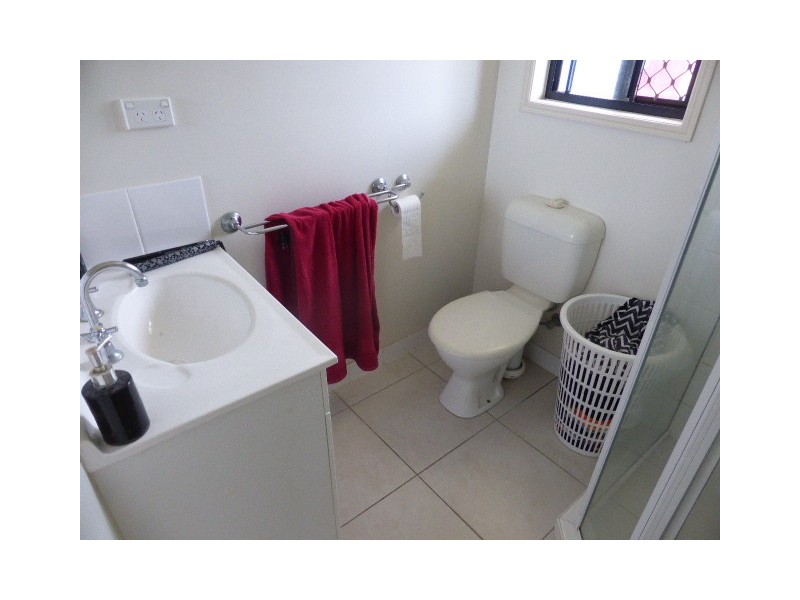 3 Pharlap Court, Point Vernon QLD 4655