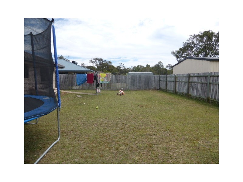 3 Pharlap Court, Point Vernon QLD 4655