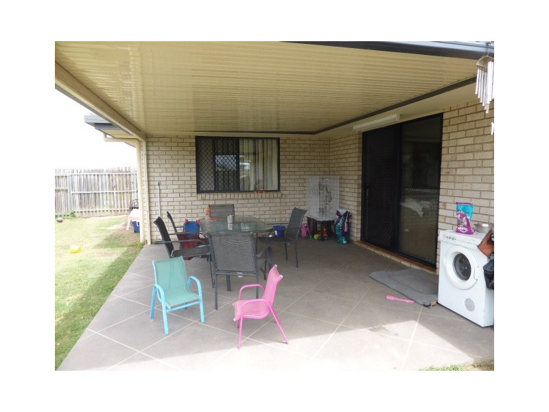 3 Pharlap Court, Point Vernon QLD 4655