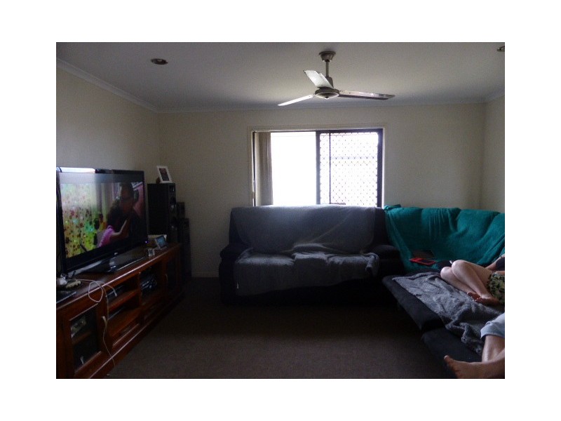 3 Pharlap Court, Point Vernon QLD 4655