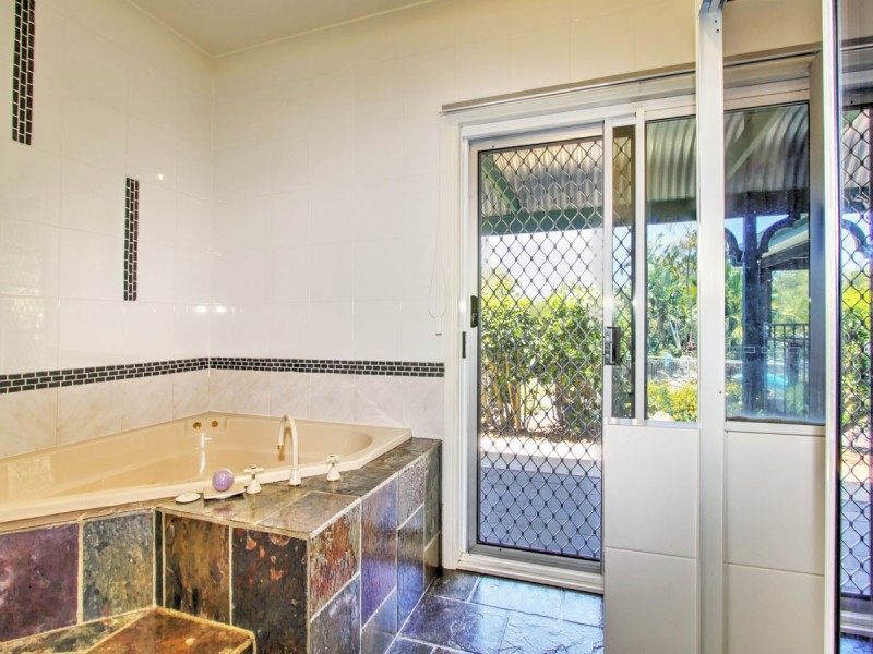 8 Washington Drive, Wondunna QLD 4655