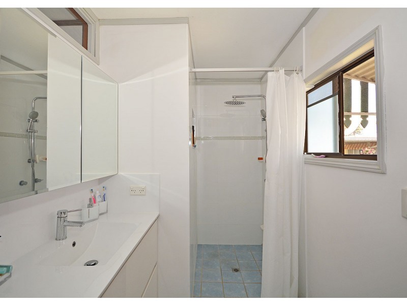 11-26 Corser St, Point Vernon QLD 4655