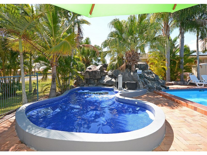 11-26 Corser St, Point Vernon QLD 4655