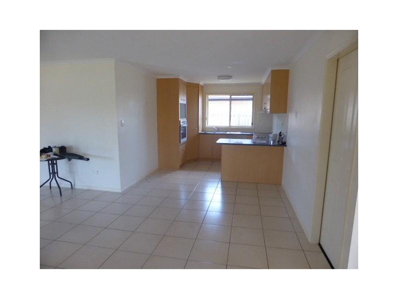 37 Archer St, Point Vernon QLD 4655