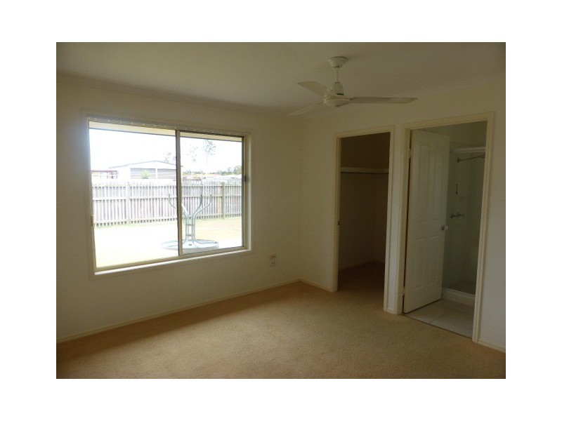 37 Archer St, Point Vernon QLD 4655