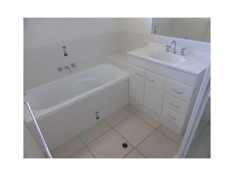 37 Archer St, Point Vernon QLD 4655