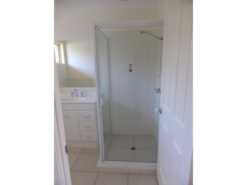 37 Archer St, Point Vernon QLD 4655