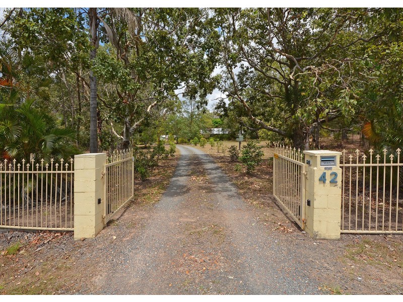 42 Senorita Parade, Urangan QLD 4655