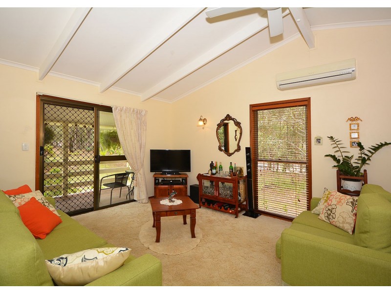 42 Senorita Parade, Urangan QLD 4655