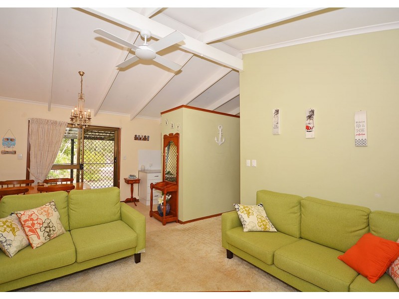 42 Senorita Parade, Urangan QLD 4655
