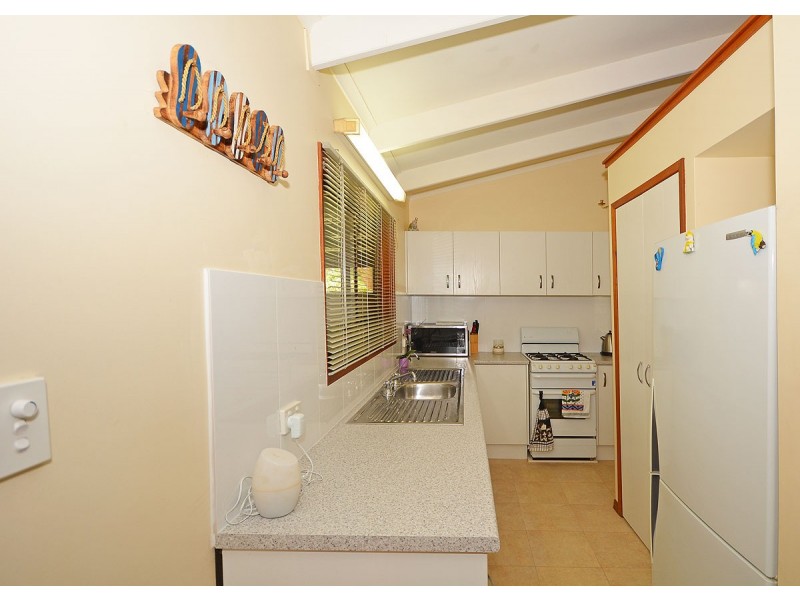 42 Senorita Parade, Urangan QLD 4655