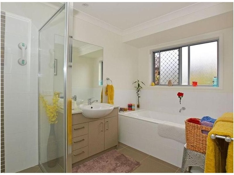 12 Roebuck Street, Urraween QLD 4655