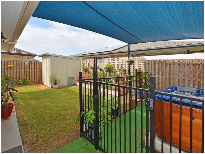 12 Roebuck Street, Urraween QLD 4655
