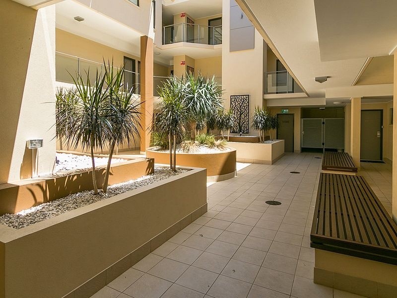 U209,350 Esplanade, Scarness QLD 4655