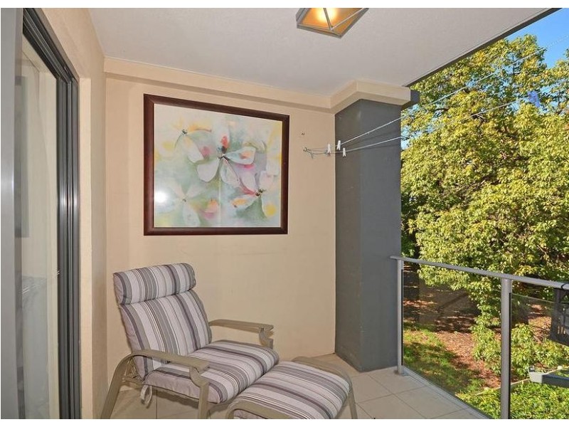U209,350 Esplanade, Scarness QLD 4655