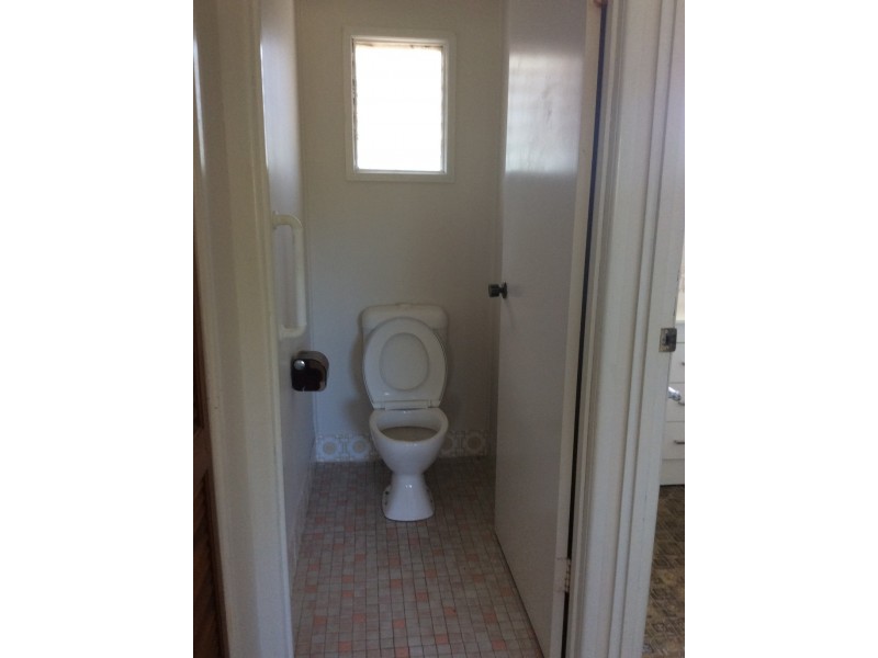 9 Arthur Street, Urangan QLD 4655