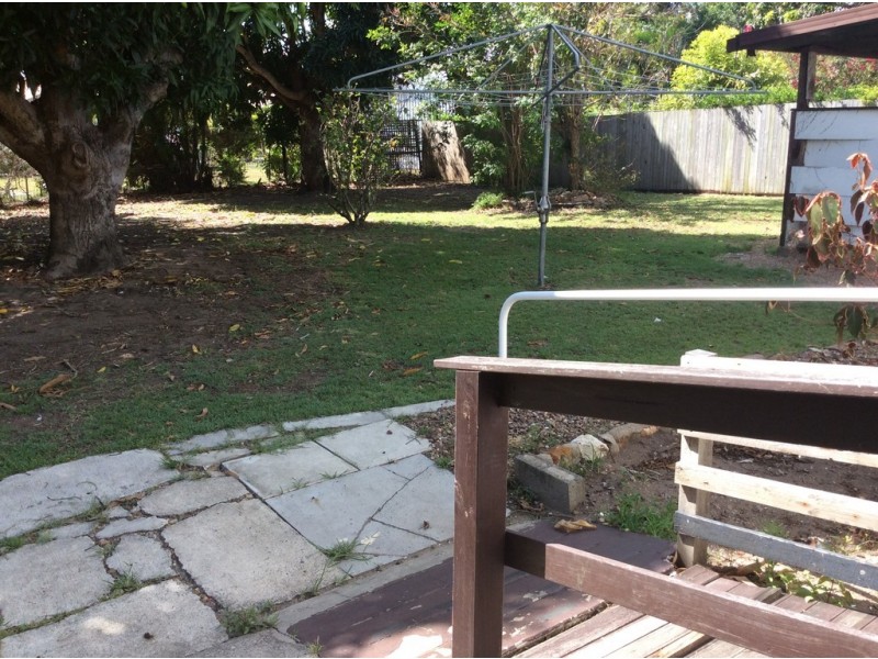 9 Arthur Street, Urangan QLD 4655