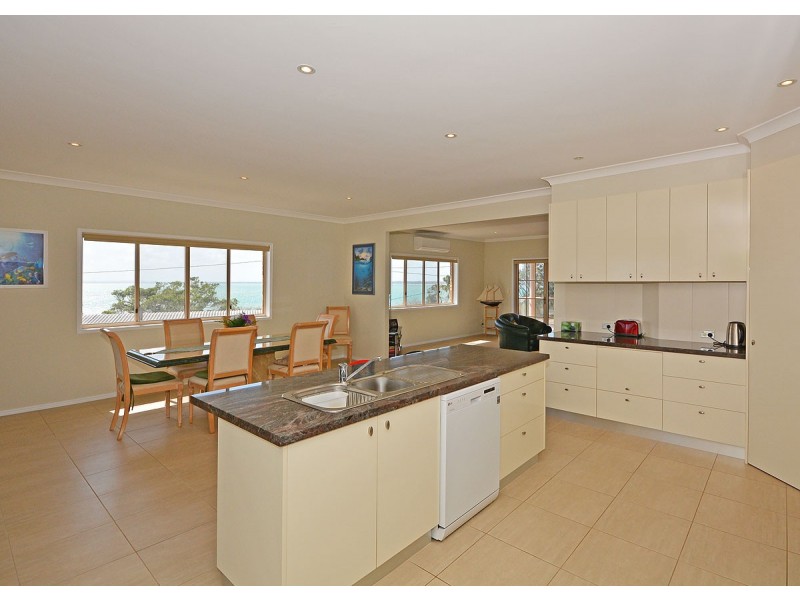 3 Aplin St, Point Vernon QLD 4655