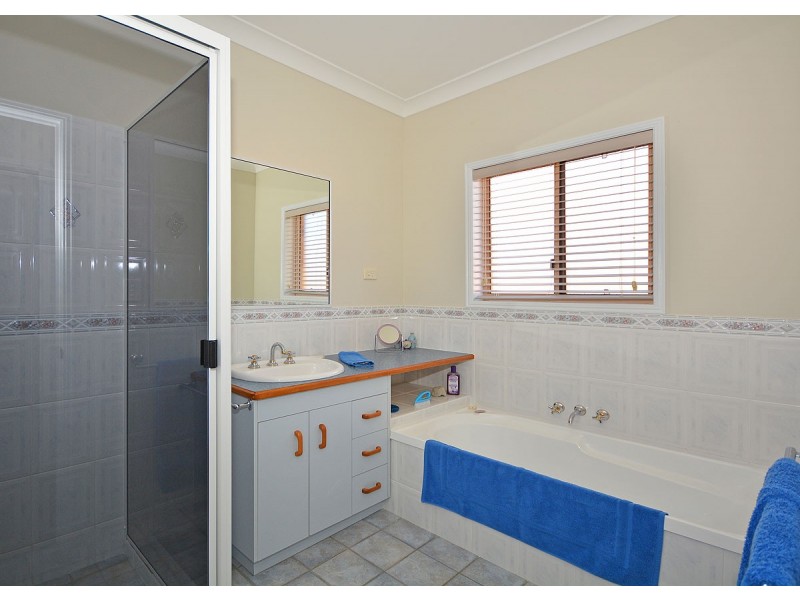 3 Aplin St, Point Vernon QLD 4655