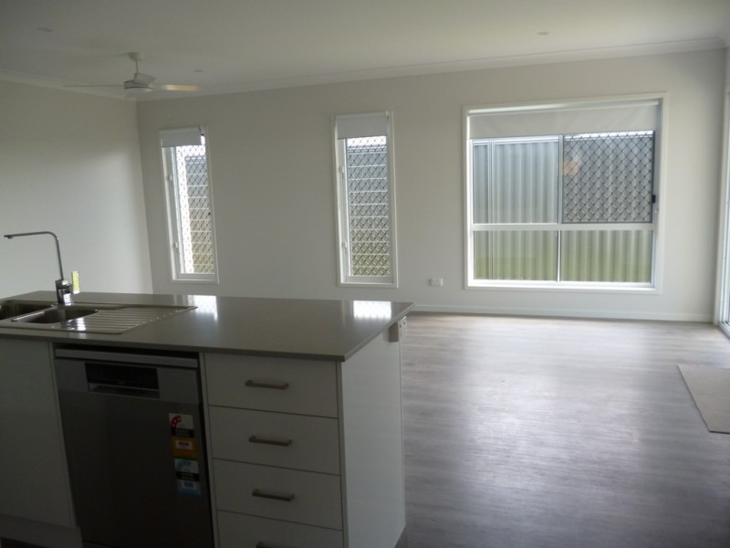 1/12 Richard Charles Drive, Kawungan QLD 4655