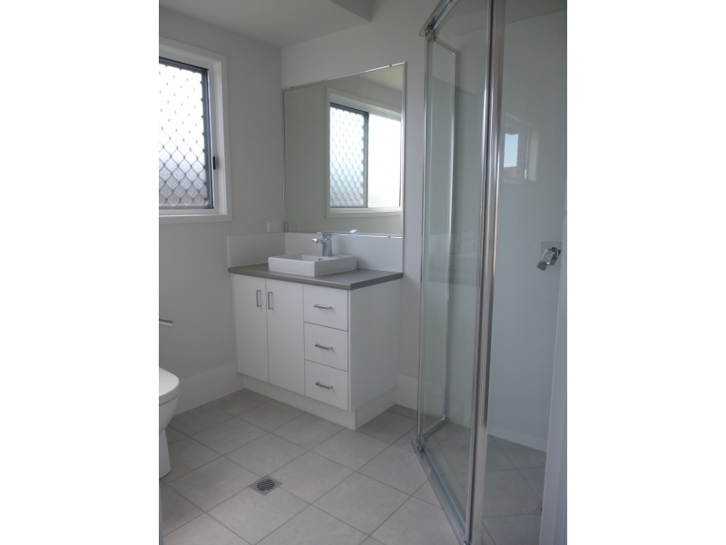 1/12 Richard Charles Drive, Kawungan QLD 4655