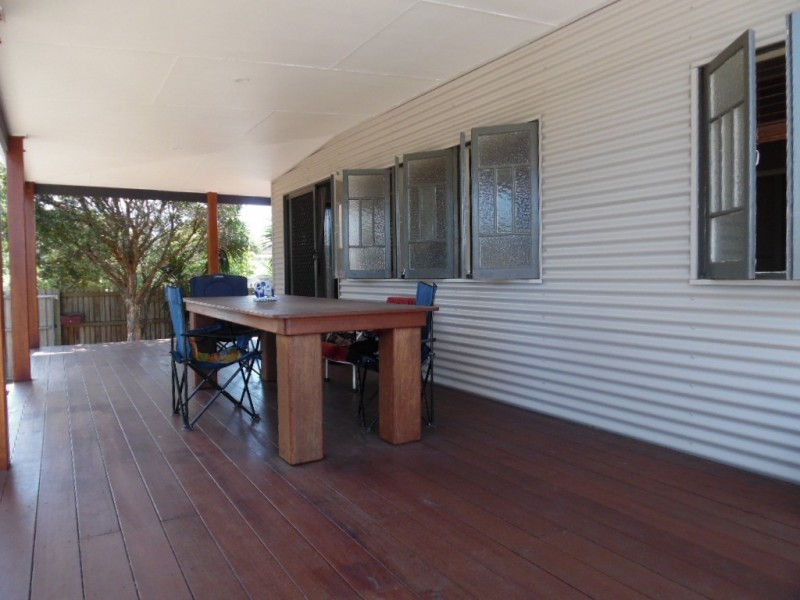 49 King Street, Urangan QLD 4655