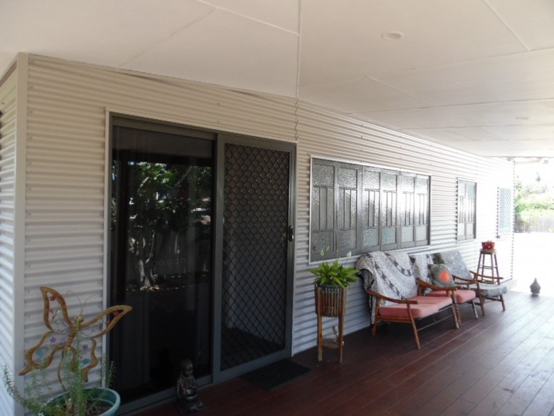 49 King Street, Urangan QLD 4655
