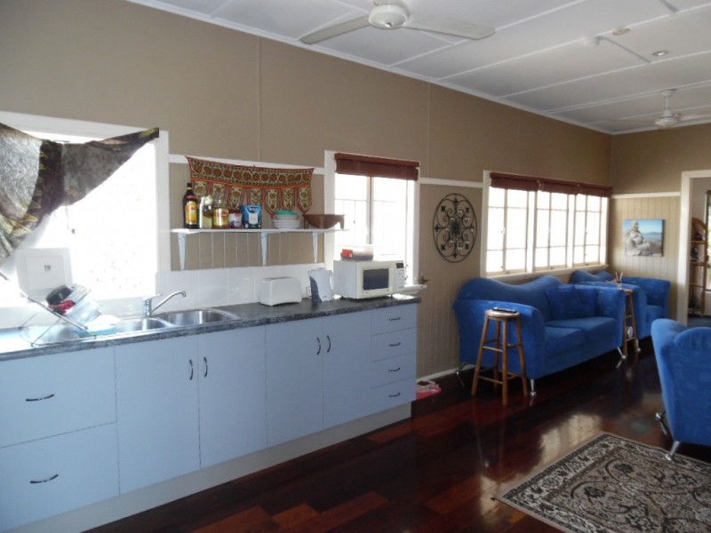 49 King Street, Urangan QLD 4655