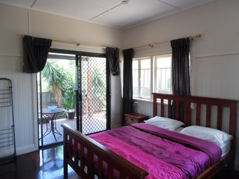 49 King Street, Urangan QLD 4655