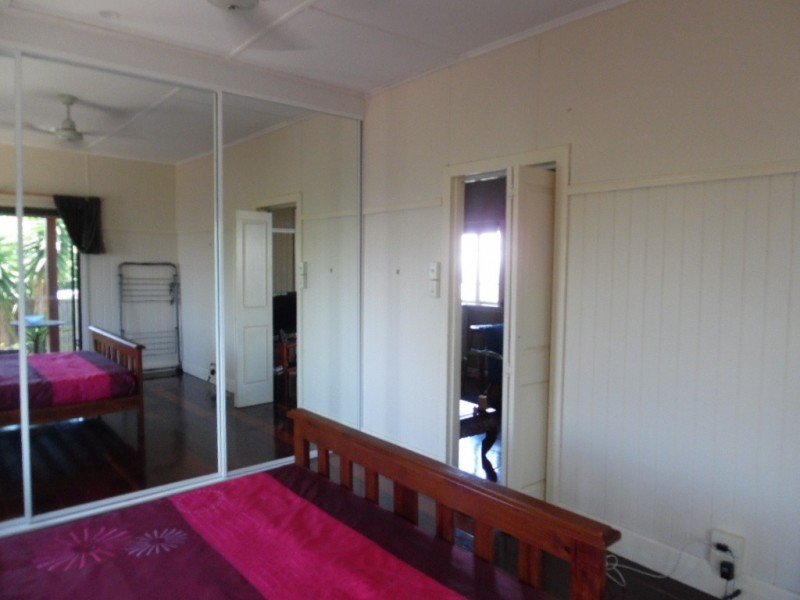 49 King Street, Urangan QLD 4655