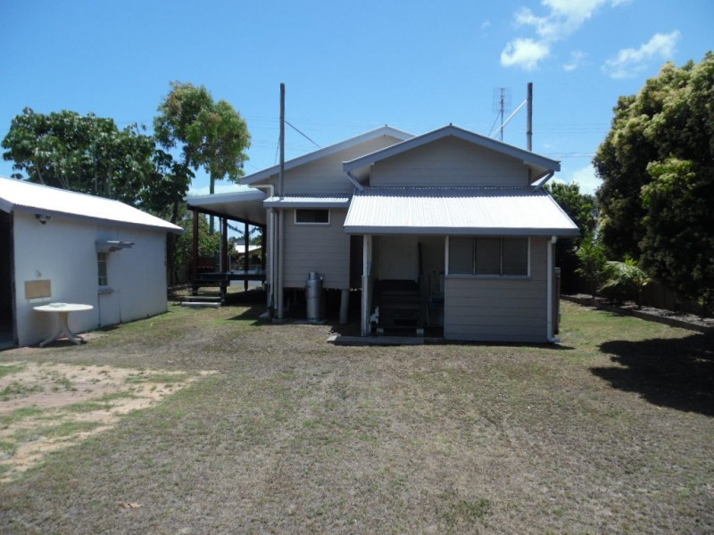 49 King Street, Urangan QLD 4655