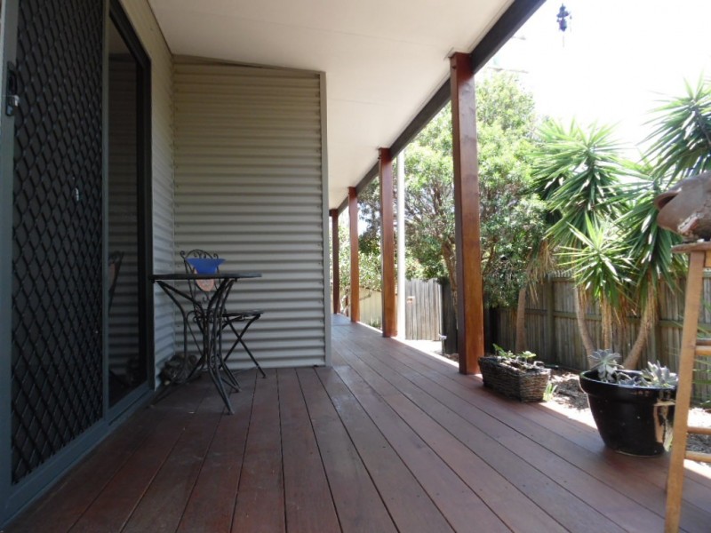 49 King Street, Urangan QLD 4655