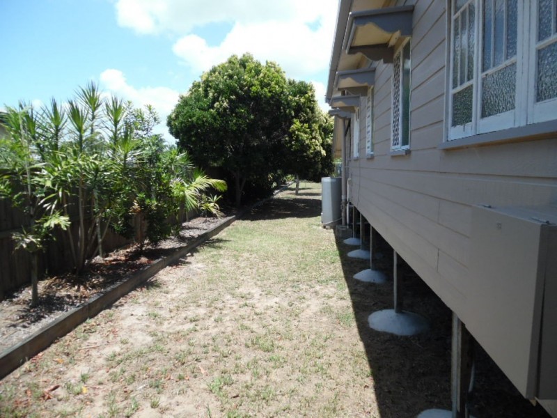 49 King Street, Urangan QLD 4655