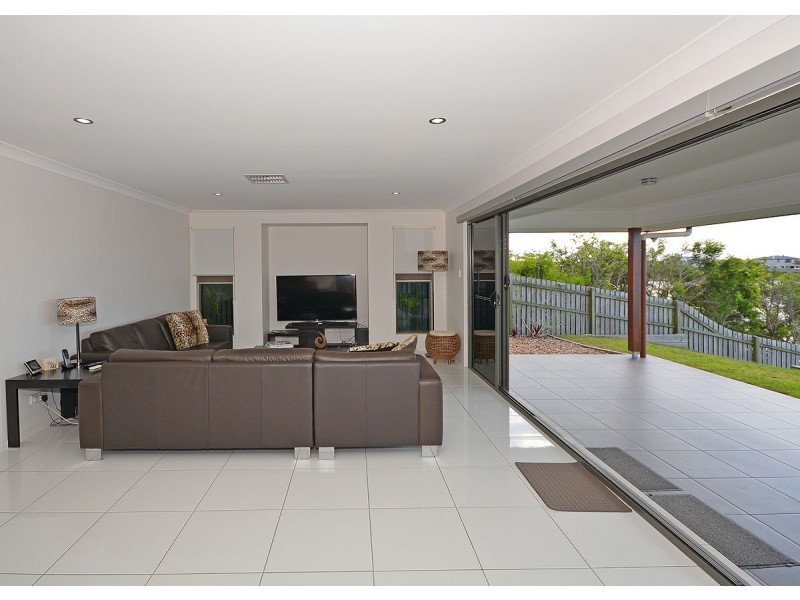 43 Endeavour Way, Eli Waters QLD 4655