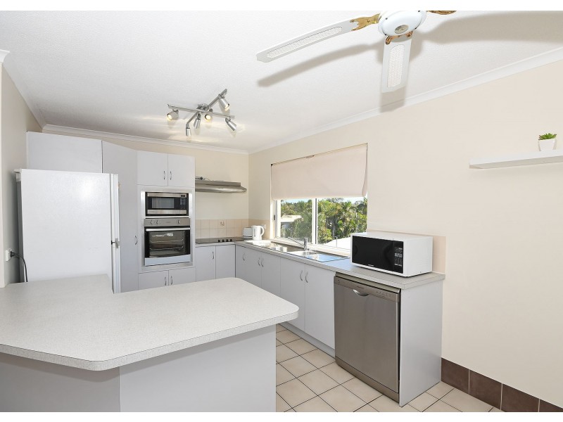 8/13 Pulgul St, Urangan QLD 4655