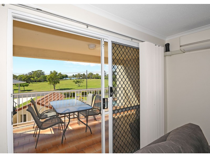 8/13 Pulgul St, Urangan QLD 4655