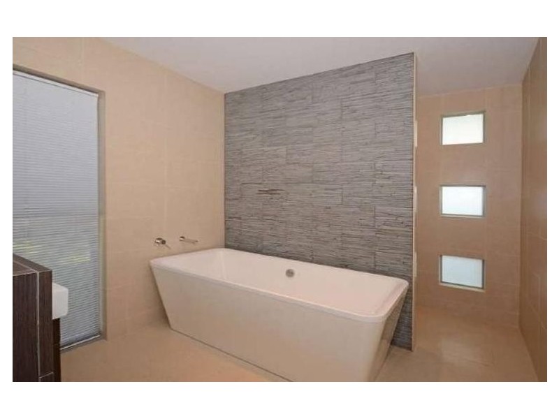 43 Lyons Street, Point Vernon QLD 4655